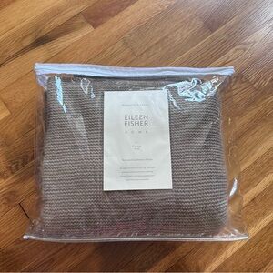 Eileen Fisher HOME 100% Cashmere Throw Blanket – 50" x 70" – Luxurious Softness